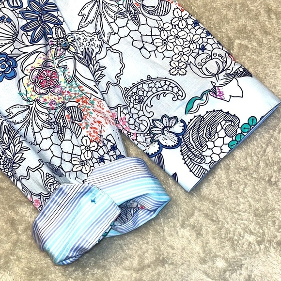 Beautiful, like new Robert Graham shirt - Picture 9 of 11